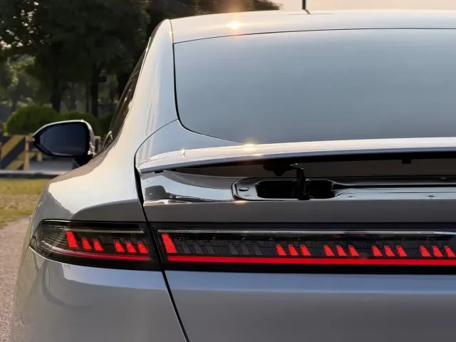 Dongfeng eπ 007 — Фото автомобиля 9