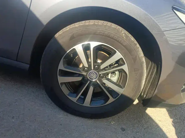 BYD Qin PLUS — Фото автомобиля 6