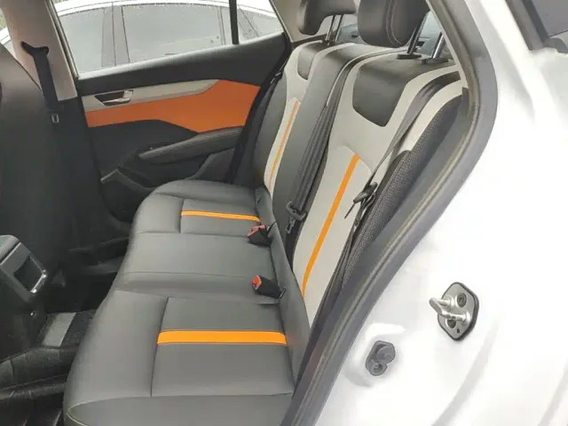 Dongfeng Yixuan — Фото автомобиля 16