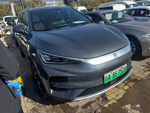 BYD Tang — Фото автомобиля 3