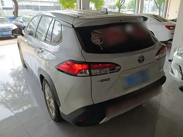 Toyota Corolla Cross — Фото автомобиля 4