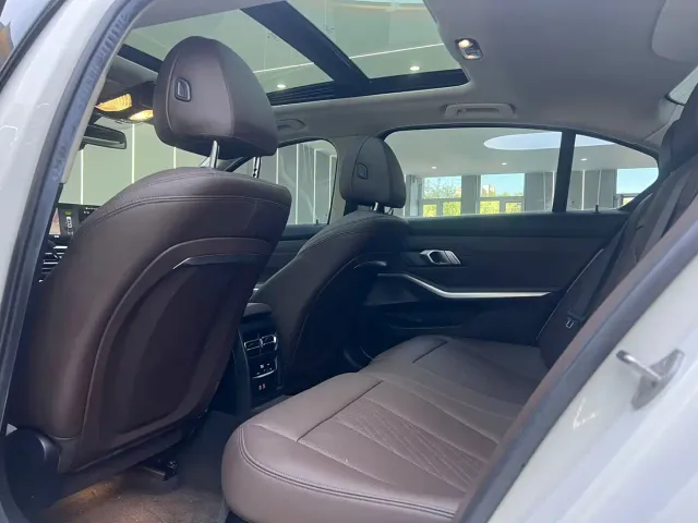 BMW 3 Series — Фото автомобиля 14