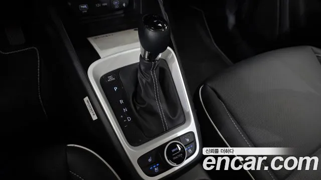 Hyundai Venue — Фото автомобиля 12