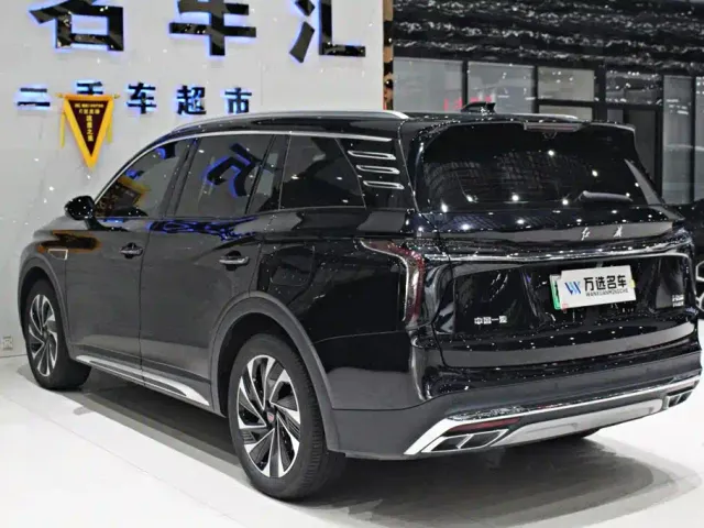 Hongqi HS7 PHEV — Фото автомобиля 18