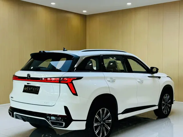 Changan CS75 Plus — Фото автомобиля 12