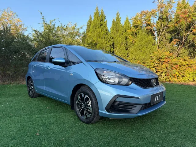 Honda Fit — Фото автомобиля 3