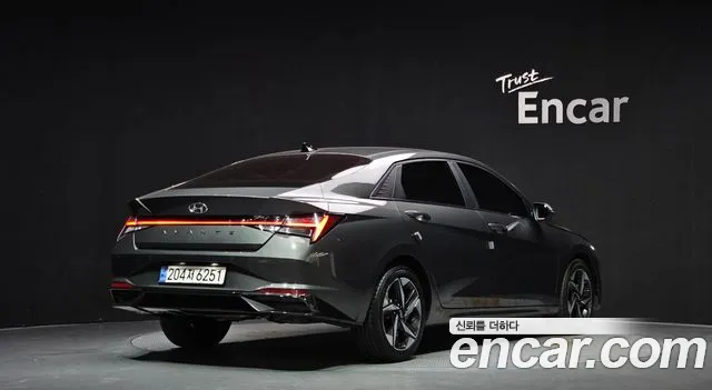 Hyundai Avante CN7 — Фото автомобиля 2