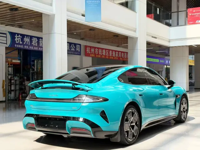 Xiaomi SU7 — Фото автомобиля 5