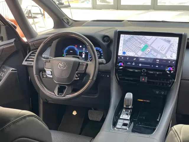 Toyota Alphard — Фото автомобиля 26