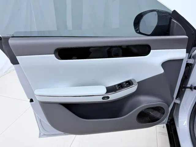 Leapmotor C01 — Фото автомобиля 17