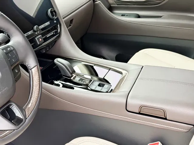Toyota Vellfire — Фото автомобиля 4