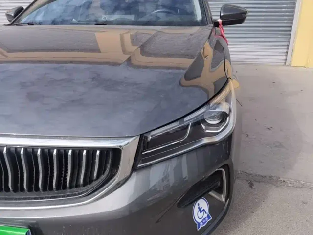 Geely Emgrand — Фото автомобиля 23