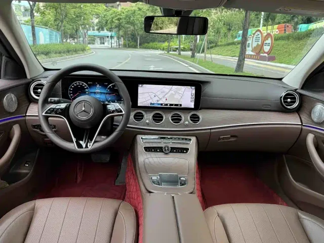 Mercedes-Benz E-Class — Фото автомобиля 13