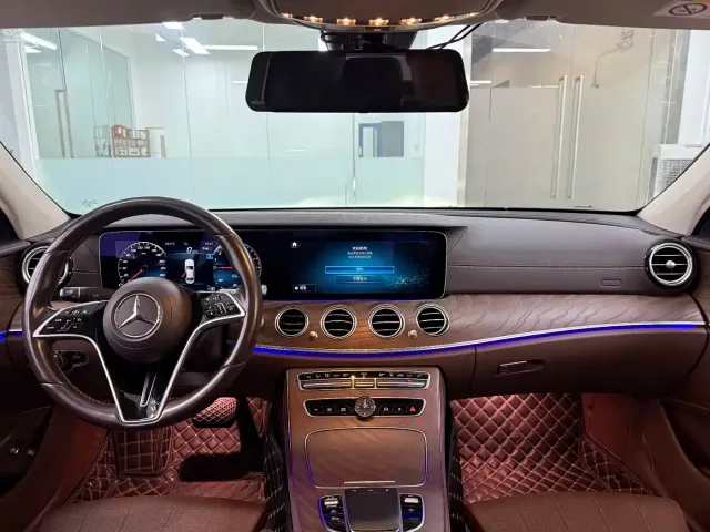 Mercedes-Benz E-Class — Фото автомобиля 15