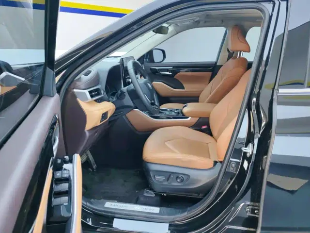 Toyota Highlander — Фото автомобиля 9