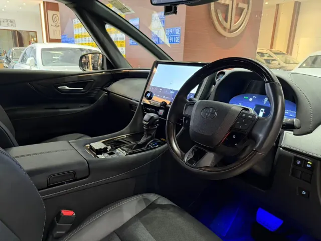Toyota Alphard — Фото автомобиля 5