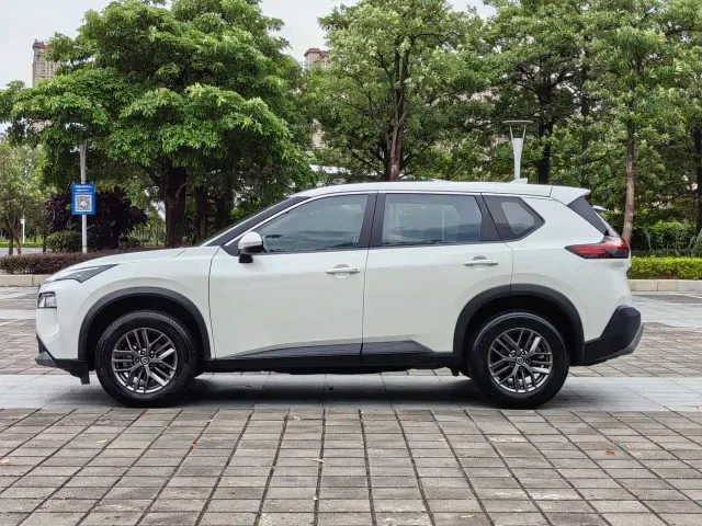 Nissan X-Trail — Фото автомобиля 4
