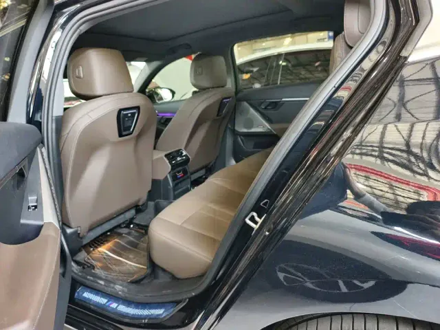 BMW 5 Series — Фото автомобиля 12