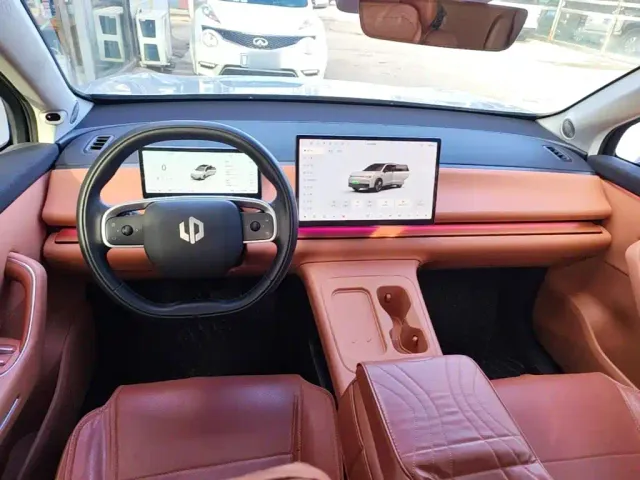 Leapmotor C16 — Фото автомобиля 9