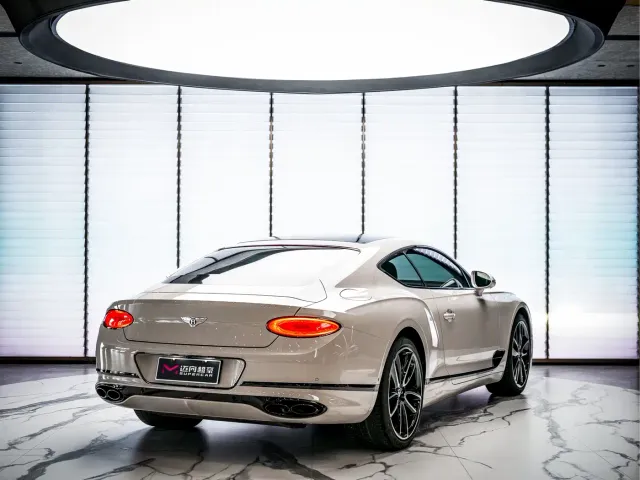 Bentley Continental — Фото автомобиля 5