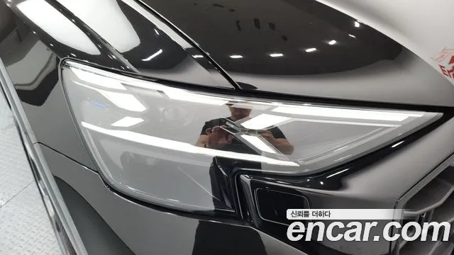 Audi Q8 55 TFSI quattro Premium — Фото автомобиля 16