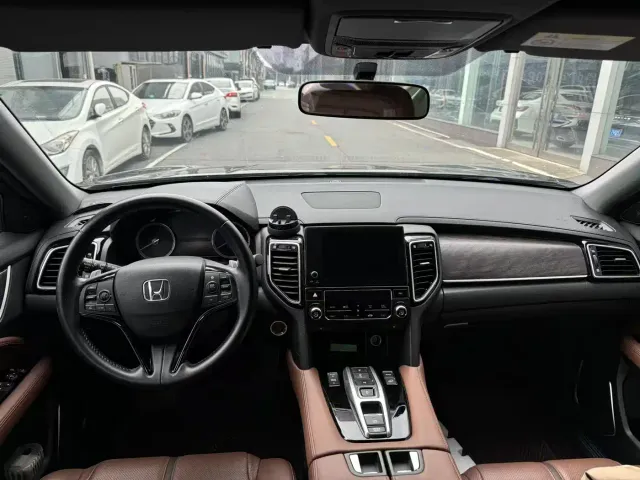 Honda UR-V — Фото автомобиля 5