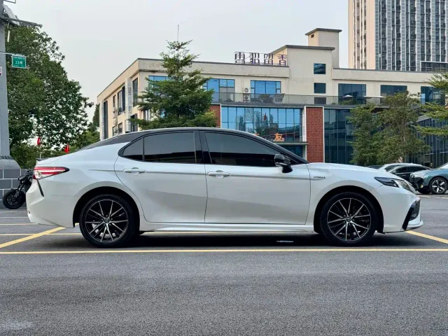 Toyota Camry — Фото автомобиля 5