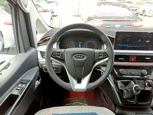 JAC Refine JAC Refine M3 2022 1.5T 7-Seater Standard — Фото автомобиля 10