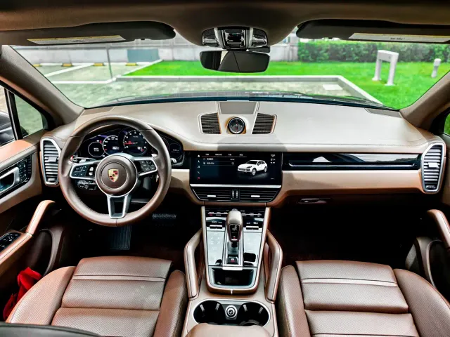 Porsche Cayenne — Фото автомобиля 23
