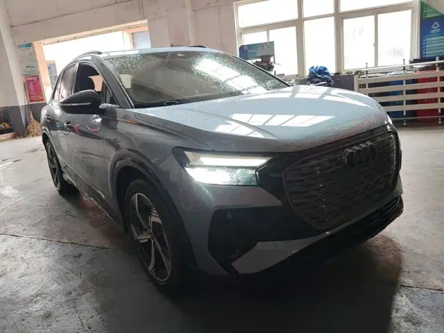 Audi Q4 e-tron — Фото автомобиля 3