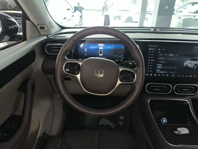 Leapmotor C11 — Фото автомобиля 3
