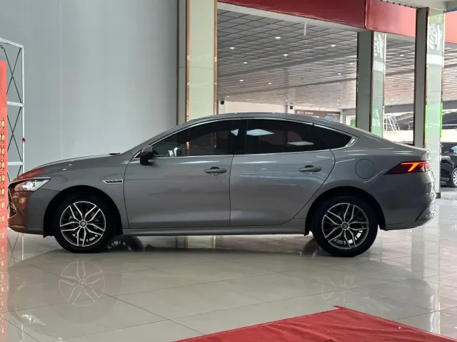 BYD Qin PLUS — Фото автомобиля 10