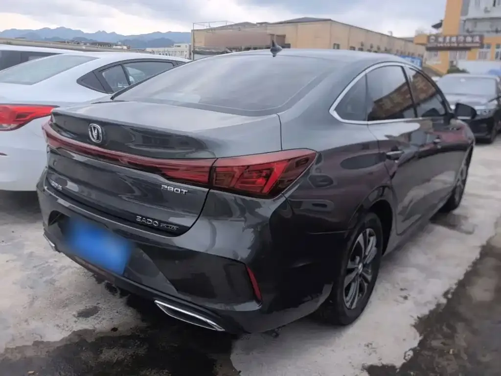 Changan Eado 2023 Enjoy Edition PLUS Blue Whale NE 1.4T GDI DCT Premium Edition — Фото автомобиля 6