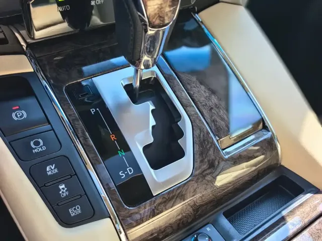 Toyota Vellfire 2021 Crown Hybrid 2.5L HV Supreme Edition — Фото автомобиля 25