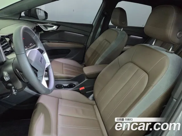 Audi Q4 e-tron — Фото автомобиля 10