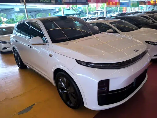 Li Auto L7 — Фото автомобиля 3