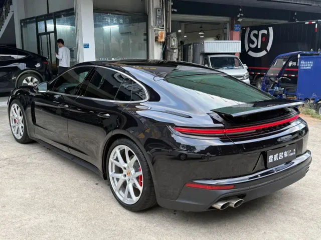 Porsche Panamera — Фото автомобиля 21