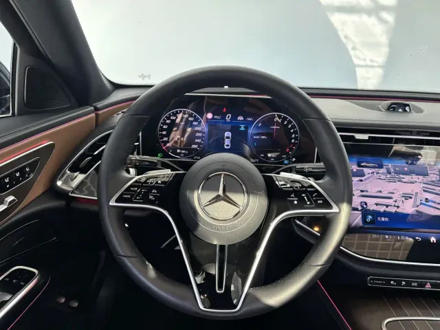 Mercedes-Benz E-Class — Фото автомобиля 15