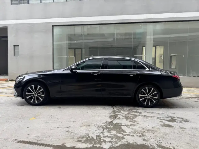 Mercedes-Benz E-Class — Фото автомобиля 5