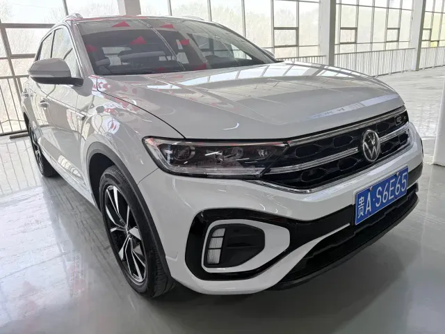 Volkswagen T-Roc — Фото автомобиля 3
