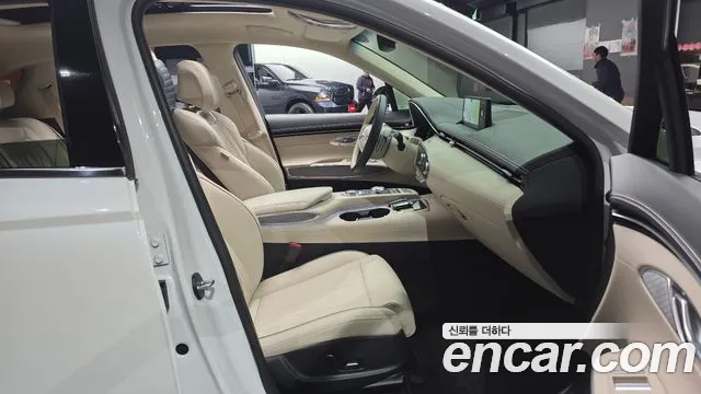 Genesis GV70 2.5T Бензин AWD — Фото автомобиля 10