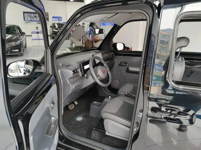 Wuling Zhiguang NEV — Фото автомобиля 9