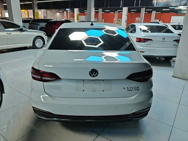 Volkswagen Lavida — Фото автомобиля 5
