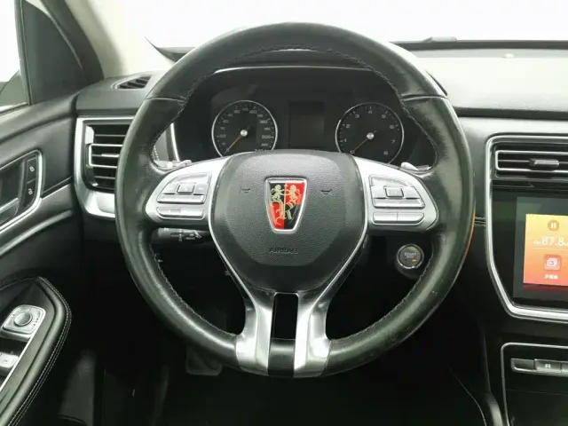 Roewe RX8 — Фото автомобиля 11