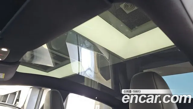 Tesla Model Y — Фото автомобиля 23