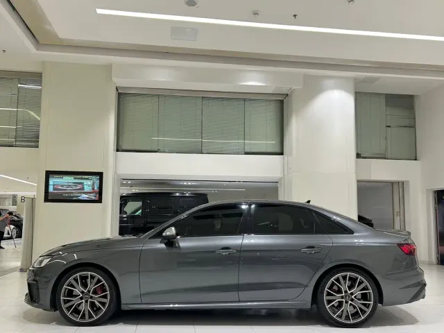 Audi S4 — Фото автомобиля 4