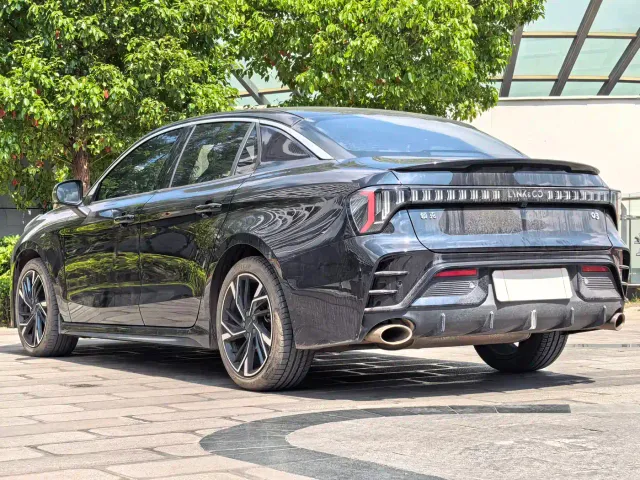 Lynk & Co 03 — Фото автомобиля 16