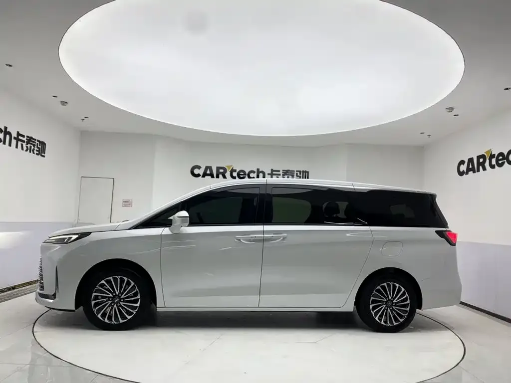 Buick Buick GL8 New Energy 2025 Land Honor Premium Edition 7-Seater — Фото автомобиля 8