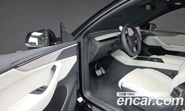 Tesla Model Y — Фото автомобиля 15