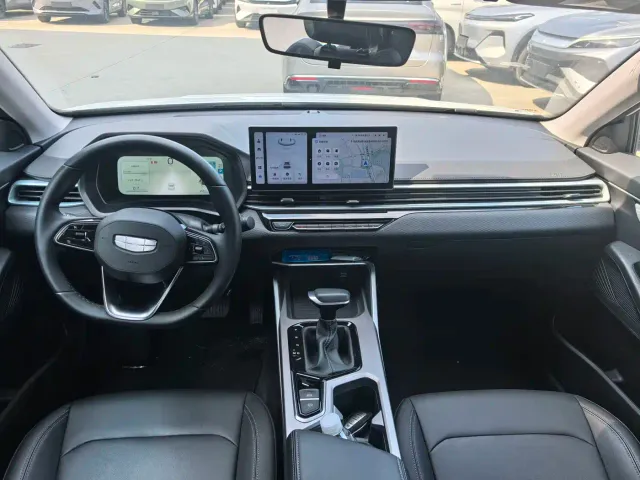 Geely Emgrand — Фото автомобиля 6